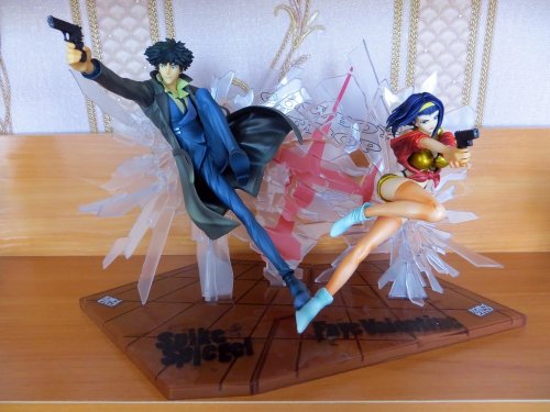 Spike and Faye by MegaHouse.jpg